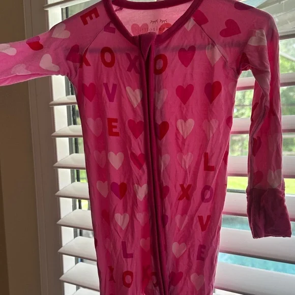 Little Sleepies Pink Heart Valentine Print Zippy - Picture 1 of 1